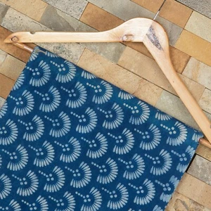 2.5 Yard Indian pure Cotton Fabric Indigo Printed Hand Block Flower Print Fabric - Picture 1 of 7