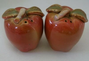 Shaker Sale e Pepe a Forma di Mela Ceramica Alta Qualità Chesapeake Bay Nuovo - Foto 1 di 8