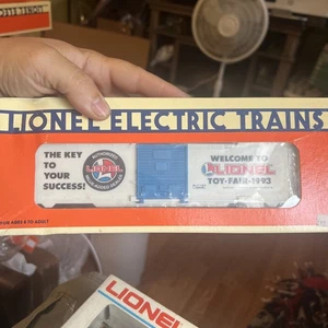 LIONEL 6-19923 “1993 TOY FAIR BOXCAR”, O GAUGE NEW IN BOX - Picture 1 of 2