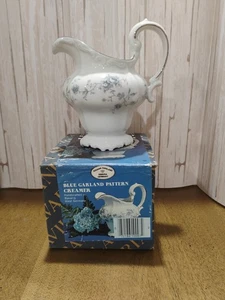 Vintage Johann Haviland Bavaria Germany Fine China Blue Garland Creamer Pitcher - Picture 1 of 10