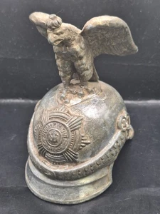 Miniatur Leibgendarmerie Schreibtischdekoration Pickelhaube mit Adler Militaria - Picture 1 of 9
