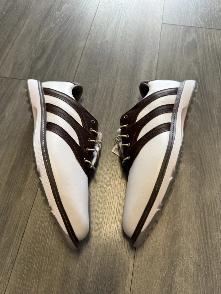 Zapatos de golf Adidas MC Z-Traxion para hombre blancos marrones sin clavos IG0910 talla 11 Foto 1 de 4