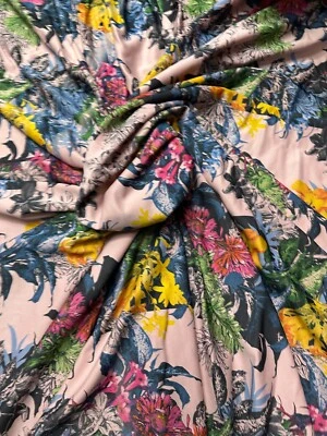 4.5 METRES GOOD QUALITY VALENTINO SCUBA CREPE JERSEY STRETCH DRESS FABRIC t/s/2 - Image 1 of 4