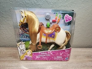 2015 Disney Tangled Rapunzel MAXIMUS Horse 9" Figure Doll Snack Time Pascal - Picture 1 of 18