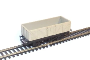 Modelo Ferrocarril Playcraft P631 BR 22 toneladas vagón tubo B731490 gris librea calibre OO - Imagen 1 de 2