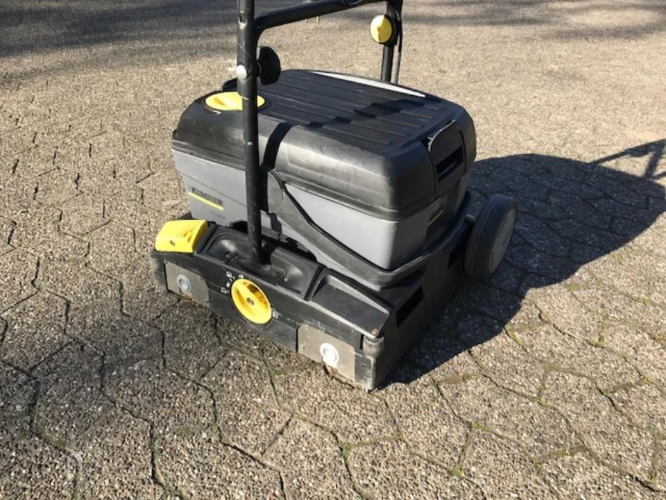 Kärcher BR 40/10 C Scheuersaugmaschine Bodenreingungsmaschine ++++ - Bild 1 von 1