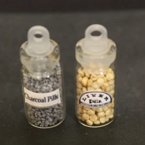 DOLLS HOUSE = Chemist Jars Of Pills - Picture 1 of 1