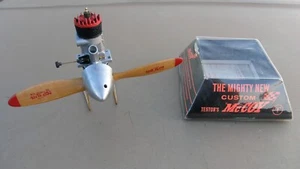 McCoy 29 RED HEAD Lightning Bolt Gas/Nitro Model Airplane Engine w/ Box & Prop - Picture 1 of 24