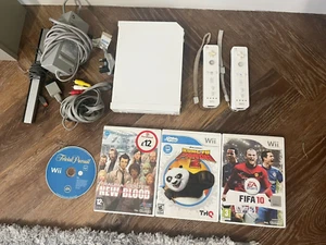 Nintendo Wii Game Console Bundle Inc Two Remotes & Four Games - Picture 1 of 9