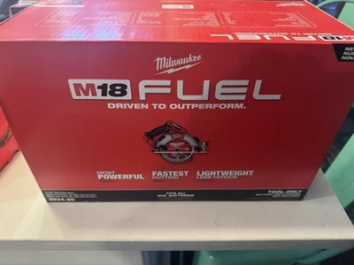 NUEVA Sierra Circular Milwaukee FUEL 2834-20 M18 7 1/4 Sin Escobillas 18V 18 Voltios con Hoja Foto 1 de 3