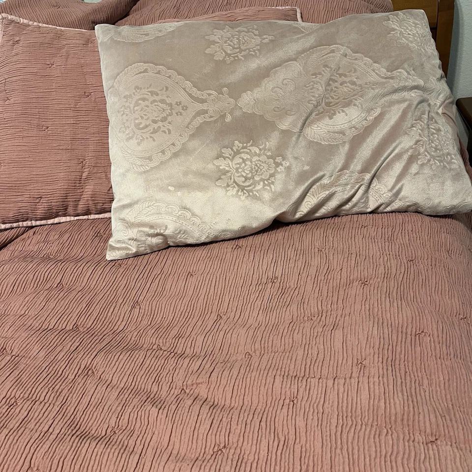 Threshold Twin XL Comforter Set Pink Rose Crinkle Gauze Dorm - Image 1 of 4