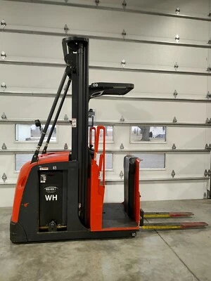 2012 Linde V10 Order Picker Electric Forklift 404hr 24v - Image 1 of 4