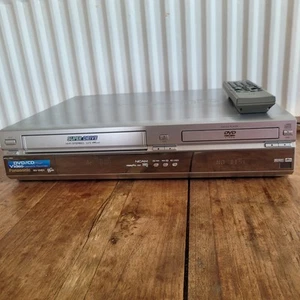 Panasonic NV-VHD1B VHS Video Cassette Recorder/DVD Player Silver Remote READ! - Imagen 1 de 24