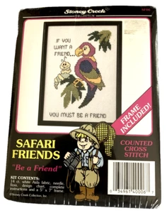 Stoney Creek Safari Friends “Be a Friend” Loro Contado Punto de Cruz con Marco - Imagen 1 de 2
