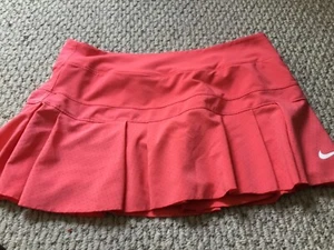 NIKE Medium DRI-FIT Pleated Tennis Skort Salmon Color - Picture 1 of 3