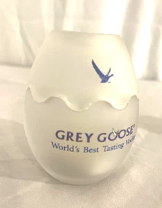 Candelabro y velas Grey Goose World’s Best Tasting Vodka Egg luz de té - Imagen 1 de 6
