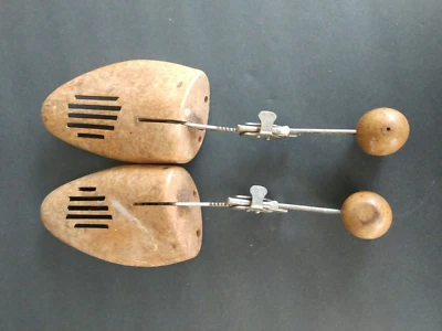 Vintage MILLER Ladie's Wooden Shoe Tree Stretcher Adjustable Form Keeper size 9 - Image 1 of 4