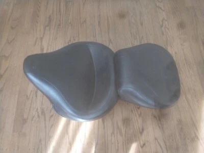 Asiento de turismo Mustang para Harley Davidson principios de 00 Softail o Fatboy 6ST3WV Foto 1 de 4