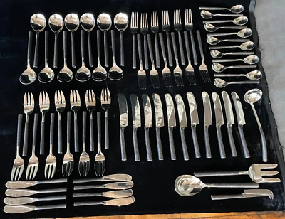 ENORME JUEGO de cubiertos Pottery Barn Stonehenge Noir laminados negros NUEVO Foto 1 de 4