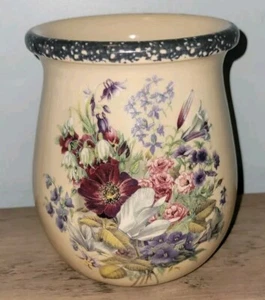 HOME & GARDEN PARTY FLORAL UTENSIL HOLDER STONEWARE 2003 USA RETIRED 6" TALL - Picture 1 of 6