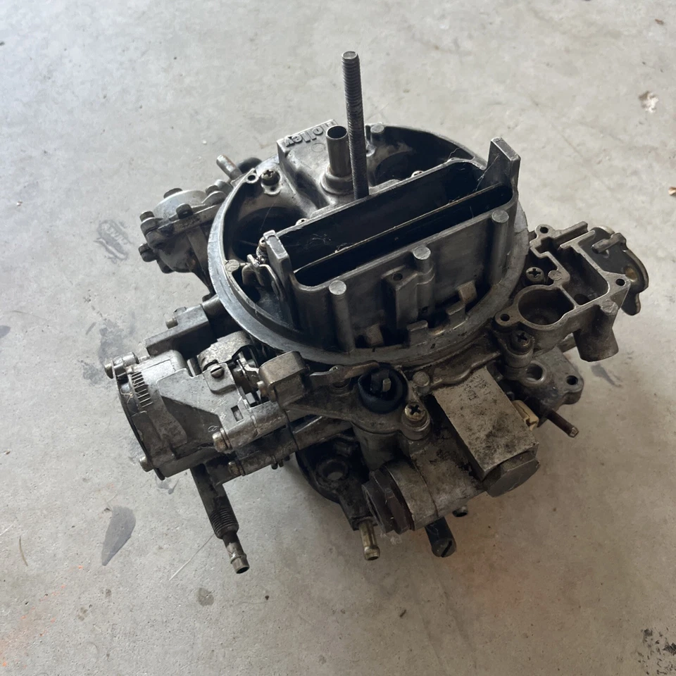 Carburador Holley R 9895 Carb 650 CFM diseñado para Chevy Corvette 350 1975-79 Foto 1 de 4