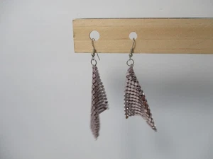 Pendientes colgantes 3,25 pulgadas perforados rosa lavanda cadena borla metal gancho ligero - Imagen 1 de 6