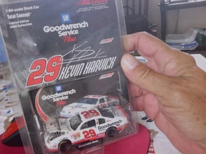 Kevin Harvick #29 GM Goodwrench Service Plus 2001 Monte Carlo Action 1:64 - Picture 1 of 2
