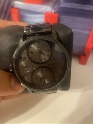 Совершенно новые мужские часы Claiborne, полностью черные, с ремешком из нержавеющей стали, водонепроницаемые - Изображение 1 из 4