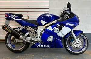 YAMAHA YZF R6 2000 STUNNING EXAMPLE ONLY 11K MILES - Picture 1 of 24