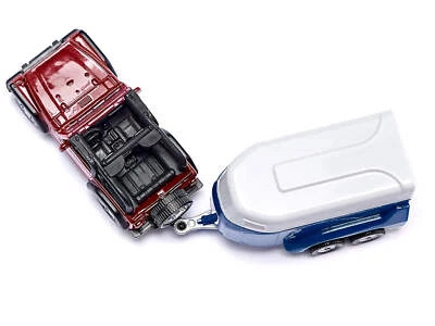 Jeep vermelho com reboque de cavalo azul e acessório de cavalo modelo fundido por Siku - Imagem 1 de 4