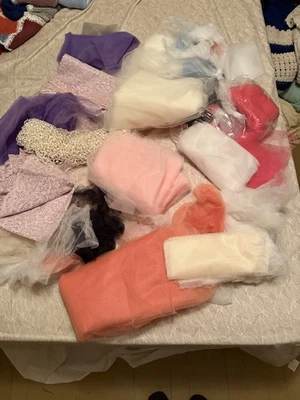 Gran Lote de restos y restos de tul y restos de encaje piezas de material Foto 1 de 4