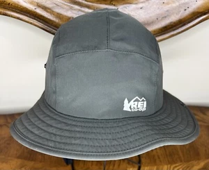 REI Gray Logo Side Snaps Stretch Bucket Hat Chin Strap Wicking Band Unisex S/M - Picture 1 of 5