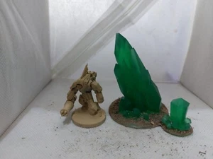 28mm Green Crystals Set 2 *FIGURE NOT INCLUDED* - Picture 1 of 4