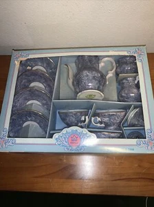 Vintage 1940's/50' Child’s Royal Kahla Porcelain Tea Set Gold Trim Service for 4 - Picture 1 of 5