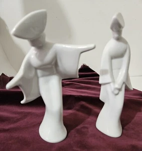 Vintage Paar weiße Keramik Nonnen Figur - Japan 6,3 Zoll groß MCM - Bild 1 von 9