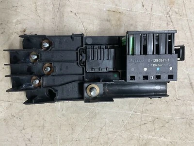 06 07 08 MERCEDES BENZ CLS500 - CAJA DE CONEXIONES RELÉ DE FUSIBLES 2115452301 Foto 1 de 3