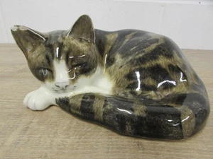 Vintage 1980s Mike Hinton Sleeping Tabby Cat No. 12 Ceramic Figurine Winstanley - Picture 1 of 6