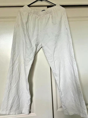 Calça lounge BRANDY MELVILLE branca elástica cintura perna larga suor tamanho único - Imagem 1 de 4