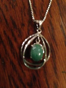vintage polished jade cabochon in silver on original 18 inch silver chain - Picture 1 of 2