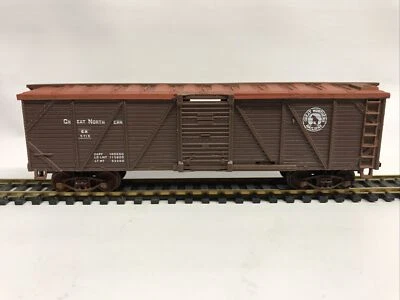 HO Scale Life-Like 8438 Great Northern Outside Braced Wood Boxcar GN 5718 - Image 1 of 4