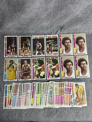 Lote de 69 tarjetas de baloncesto Topps 1976-77 Kareem Abdul Jabbar Julius Erving Moses Foto 1 de 4