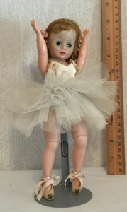 Vintage 9" Madame Alexander "CISSETTE" MME Alexander - Abito da ballo (P100) - Foto 1 di 12