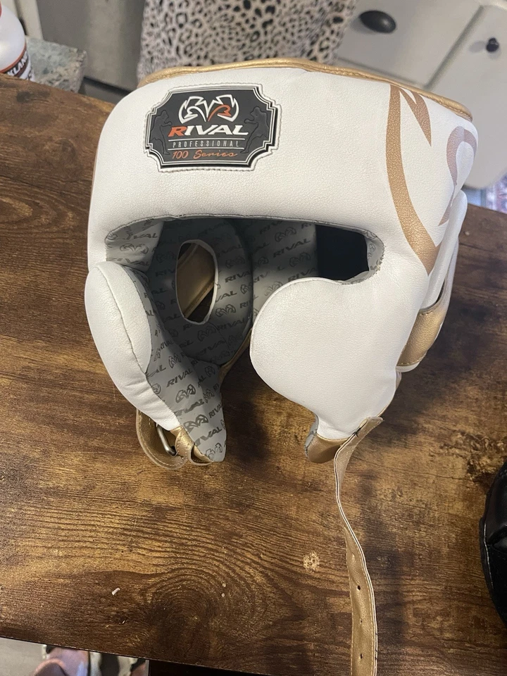 Casco profesional de boxeo RIVAL RHG100 Foto 1 de 4