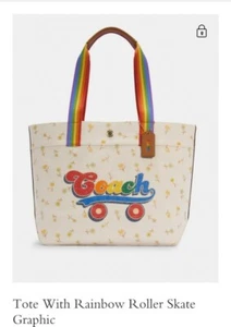 Bolso de Mano COACH con Gráfico de Patín Arco Iris - Imagen 1 de 3