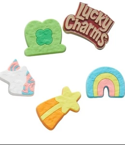 Authentisch Selten Nicht mehr produziert Crocs Jibbitz Charms Glücksbringer Set 5 Charms - Bild 1 von 1