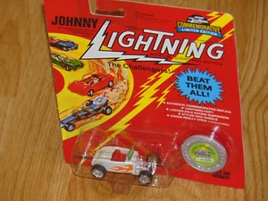 Johnny Lightning Classic 32 Roadster #104 Silver 1995 Die-Cast Replica - Picture 1 of 6