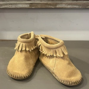 Minnetonka Kleinkind Mokassin Stiefel Größe 6 Fransen Wildleder Leder Reißverschluss - Bild 1 von 7