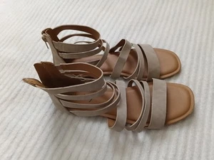 Wonderly Taupe Gladiator Sz 10 Women's Sandals Shoes Flats - Picture 1 of 8