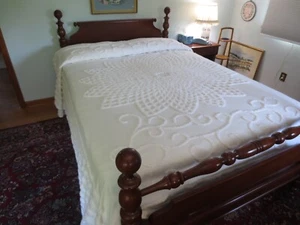 STARBURST & SWIRL Creamy Off-White COTTON CHENILLE BEDSPREAD - 98" x 108" - Picture 1 of 9