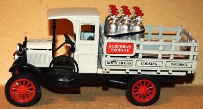 Camioneta Chevy Serie D, 1 tonelada 1/32 MFG #SS-C5120B propano suburbano, nuevo Ray nueva en caja Foto 1 de 4